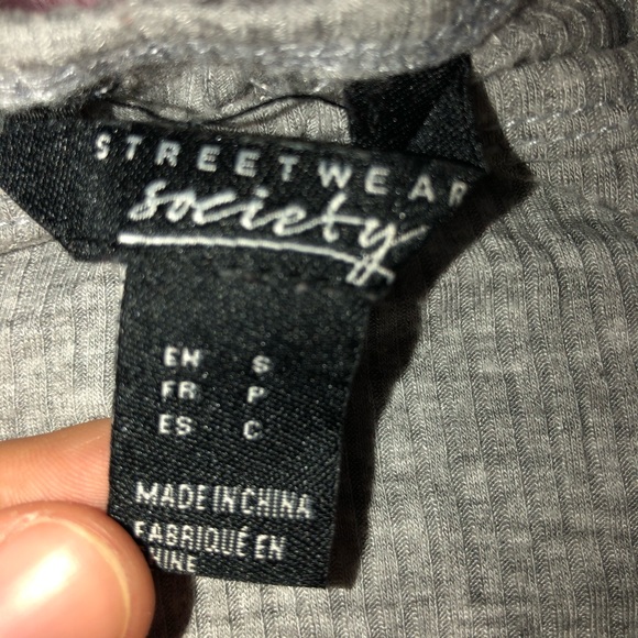 Grey halter tank top - Picture 2 of 3